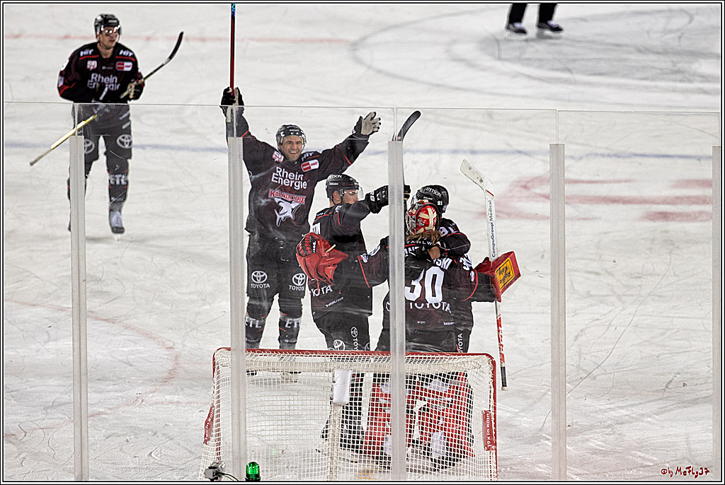 PENNY DEL WINTER GAME;  Kölner Haie - Adler Mannheim; Köln, 03.12.2022